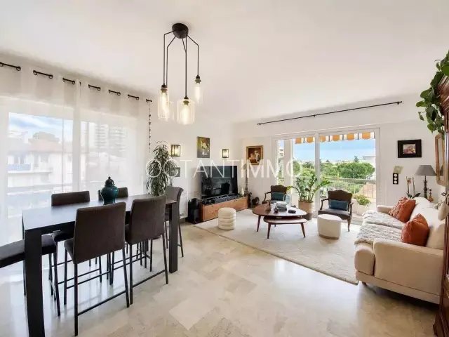 Appartamento a Les Bastides, Antibes, Francia 1 - 17865498