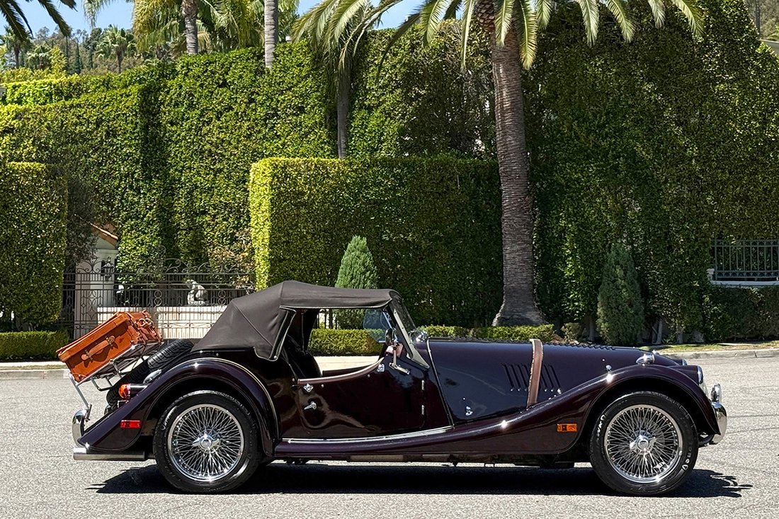 Roadster in West Hollywood, CA, United States 4 - 18717119
