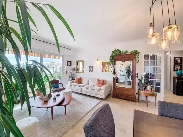 Appartamento a Les Bastides, Antibes, Francia 3 - 17865498
