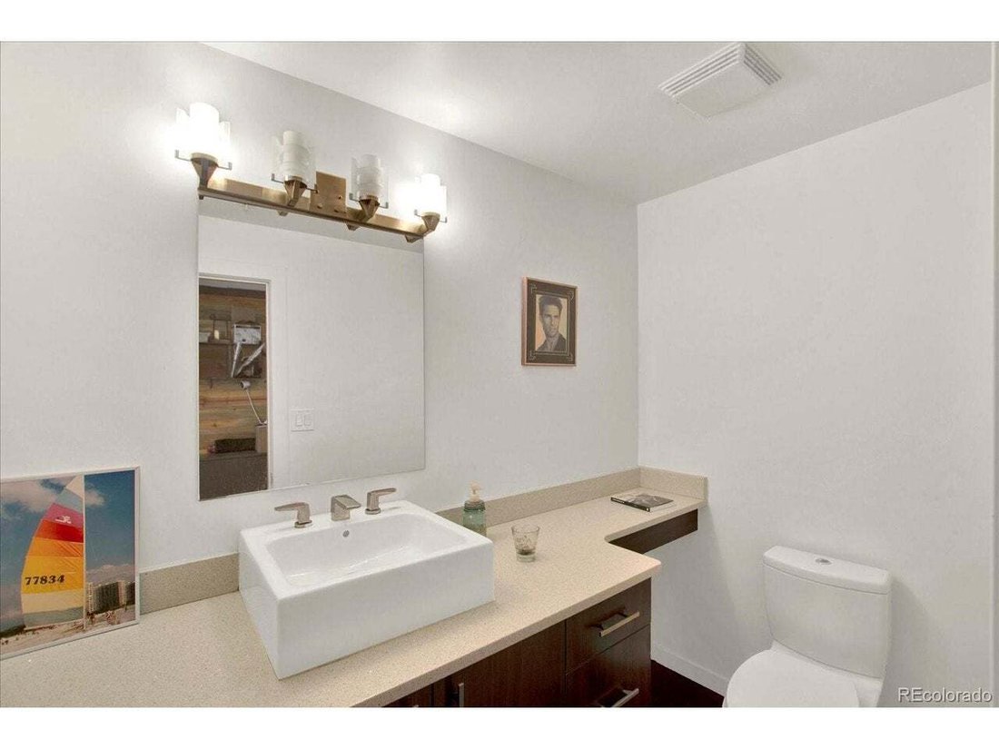 Condo in Denver, Colorado, United States 4 - 18718755