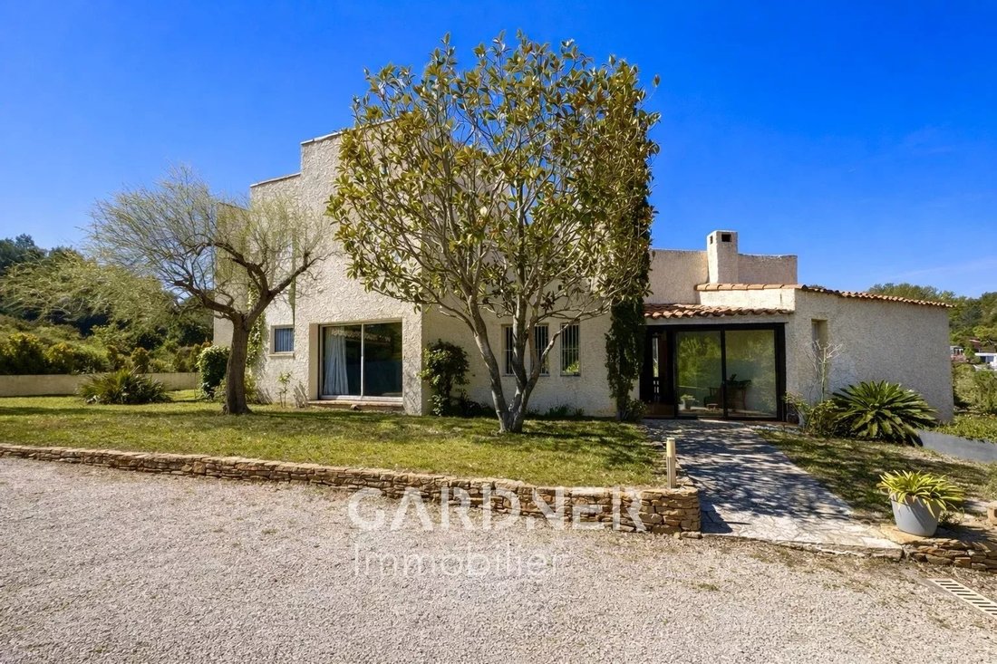 Villa en Ganteaume, Aubagne, Francia 1 - 17646246