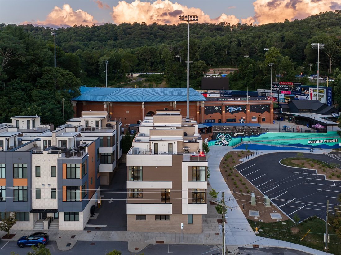 Townhouse in Asheville, North Carolina, United States 3 - 18603779