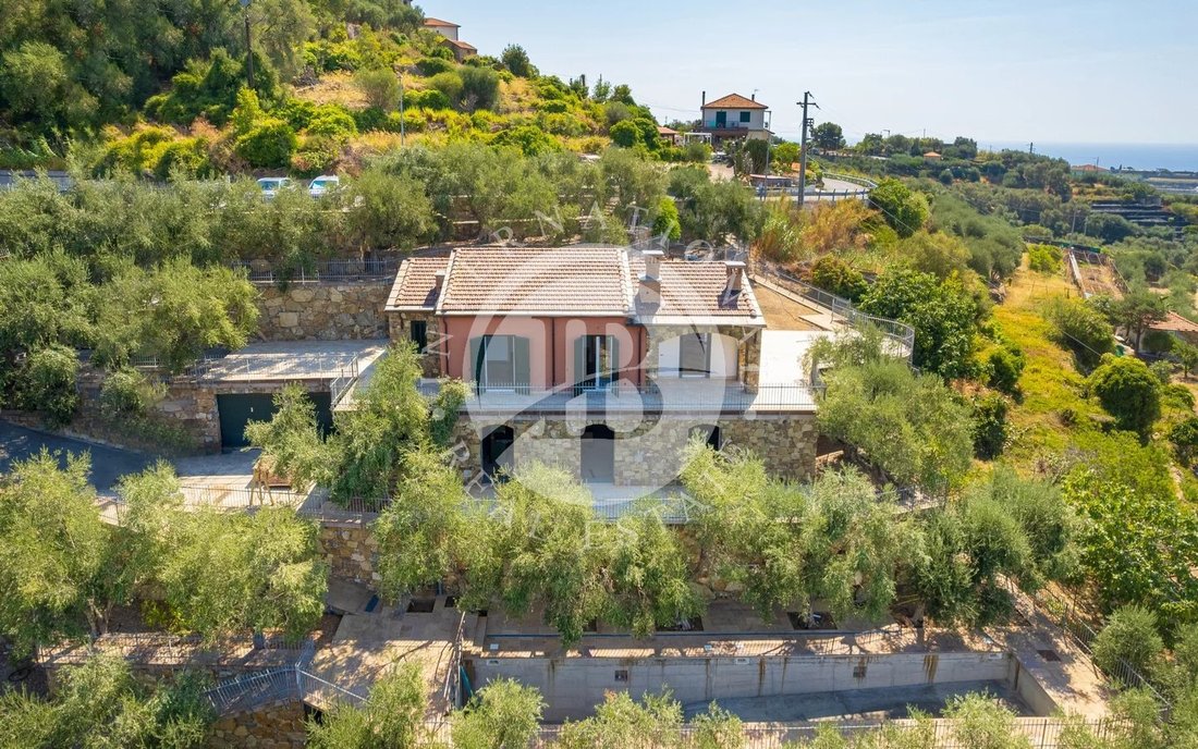 Villa in Terzorio, Liguria, Italy 2 - 18717110