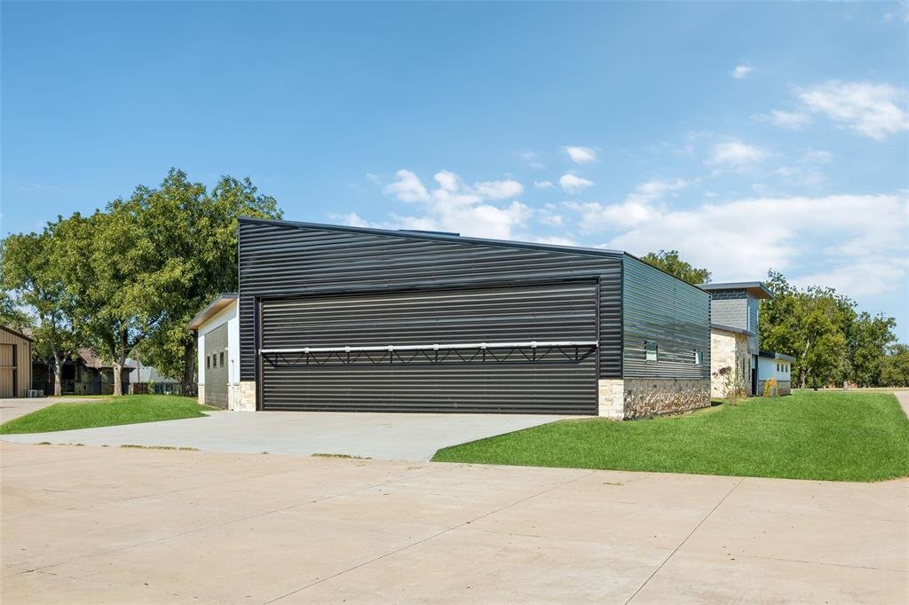House in Granbury, Texas, United States 4 - 18718413