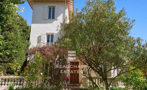 Villa in Petit-Juas, Cannes, France 1