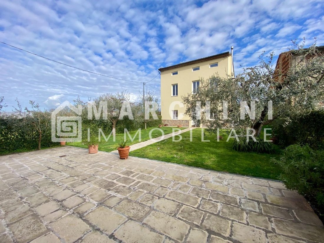 Villa in San Concordio, Lucca, Italy 1 - 18719041