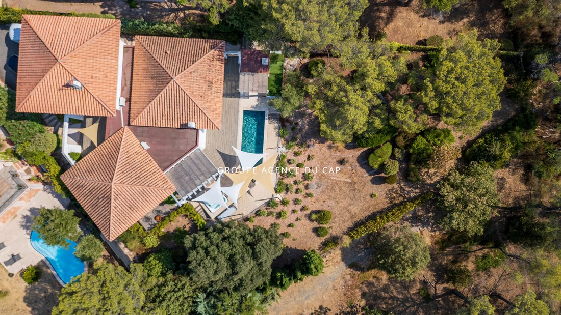 Villa in Exterieurs, Frejus, France 4 - 18719903