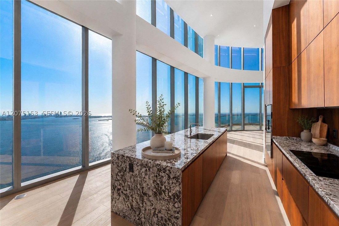 Condo in Miami, Florida, United States 4 - 18719358