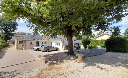 Villa in Montceaux, Auvergne-Rhone-Alpen, Frankreich 1