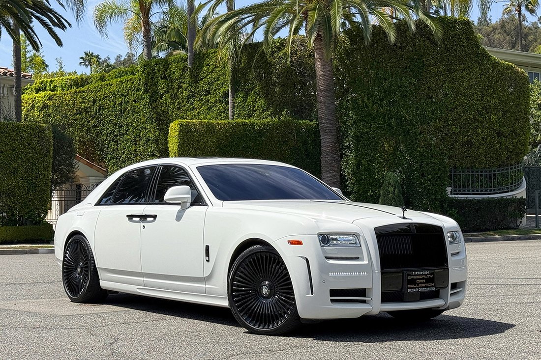 Sedan in West Hollywood, CA, United States 3 - 18717141