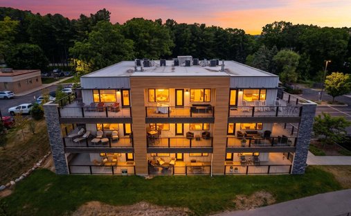 Condo in Garfield Township, Michigan, United States 1