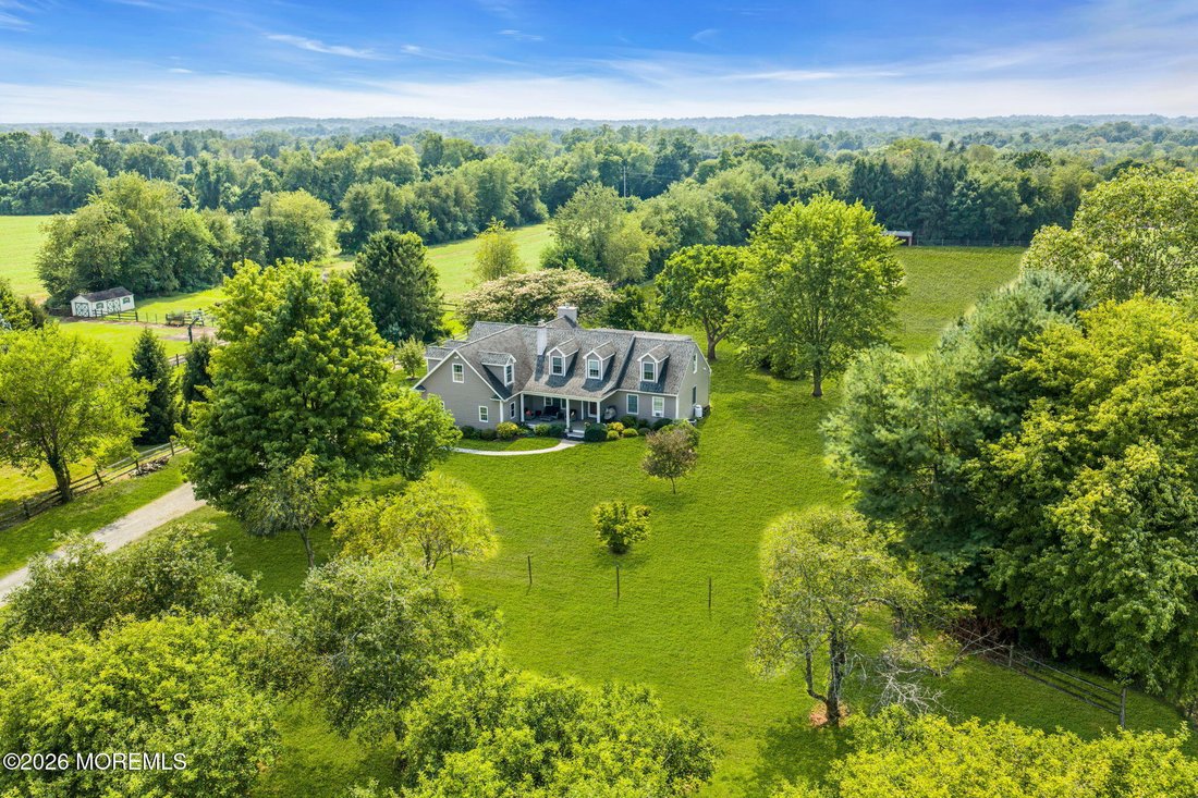 House in Upper Freehold, New Jersey, United States 1 - 18718318