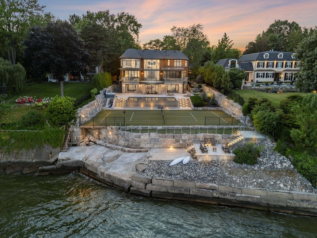 Estate in Burlington, Ontario, Canada 4 - 16657211