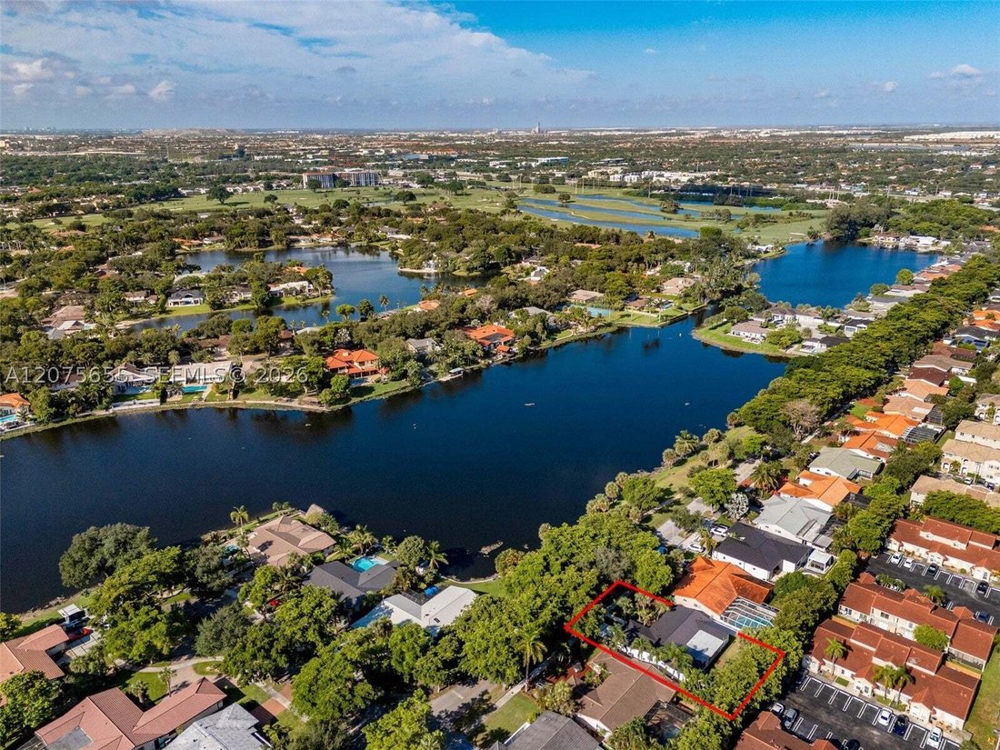 House in Miami Lakes, Florida, United States 1 - 18719319