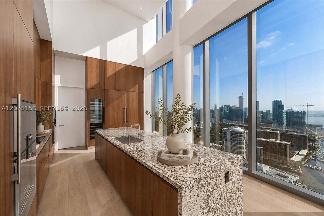 Condo in Miami, Florida, United States 5 - 18719358