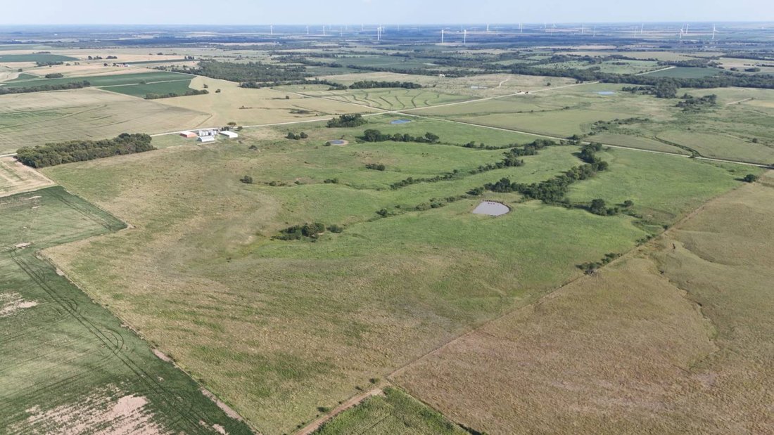 Land in Kincaid, Kansas, United States 1 - 18717966