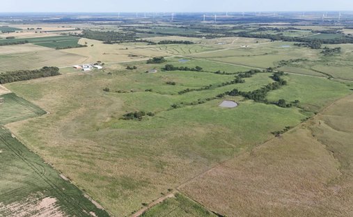Land in Kincaid, Kansas, United States 1