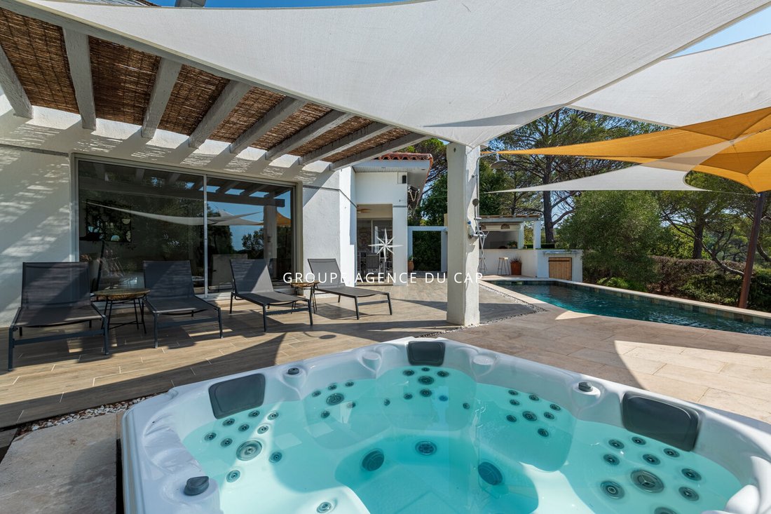 Villa a Esterni, Fréjus, Francia 3 - 18719903