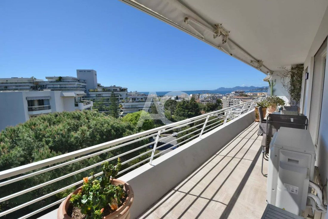 Appartamento a Vieille Ville, Antibes, Francia 1 - 15726103