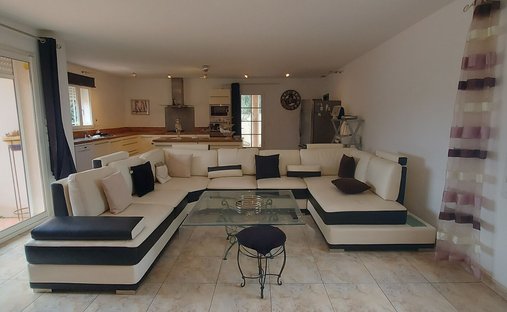 Villa in Générac, Okzitanien, Frankreich 1