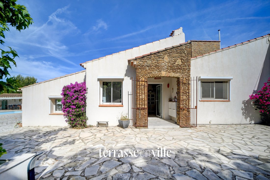 House in Saint-Cyr-sur-Mer, Provence-Alpes-Côte d'Azur, France 4 - 18719490