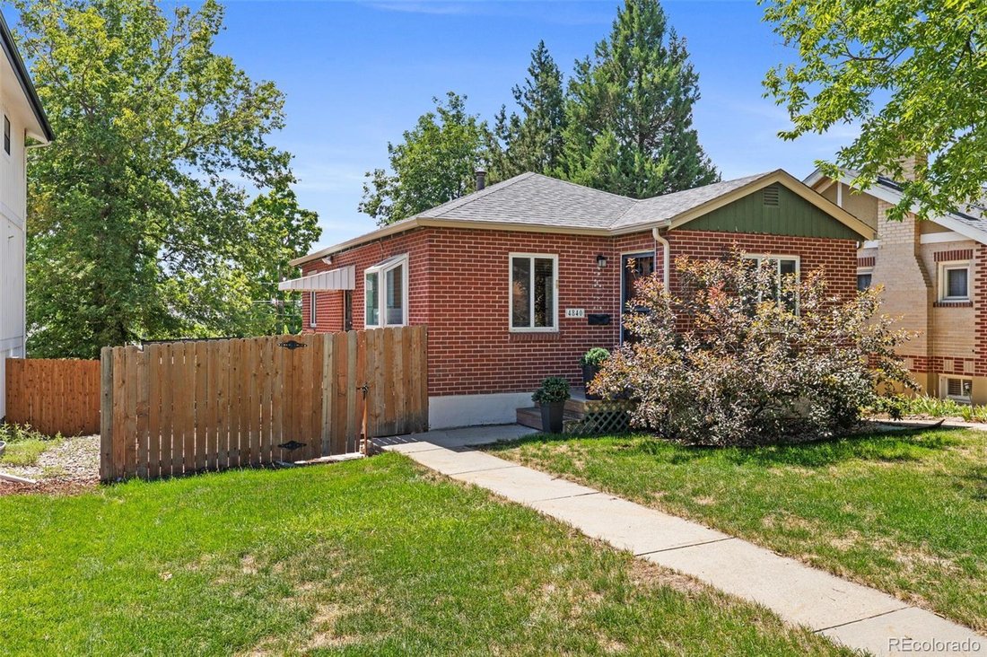 Denver, Colorado, United States 1 - 18717439