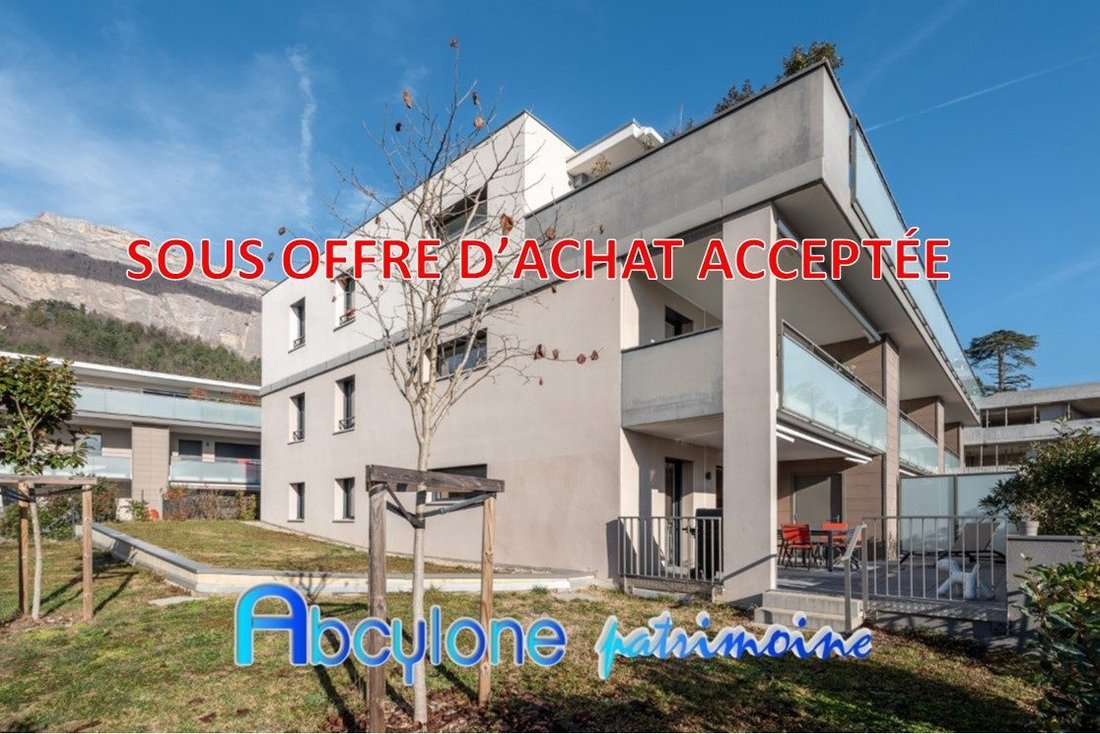 Appartamento a Corenc, Auvergne-Rodano-Alpi, Francia 1 - 16847162