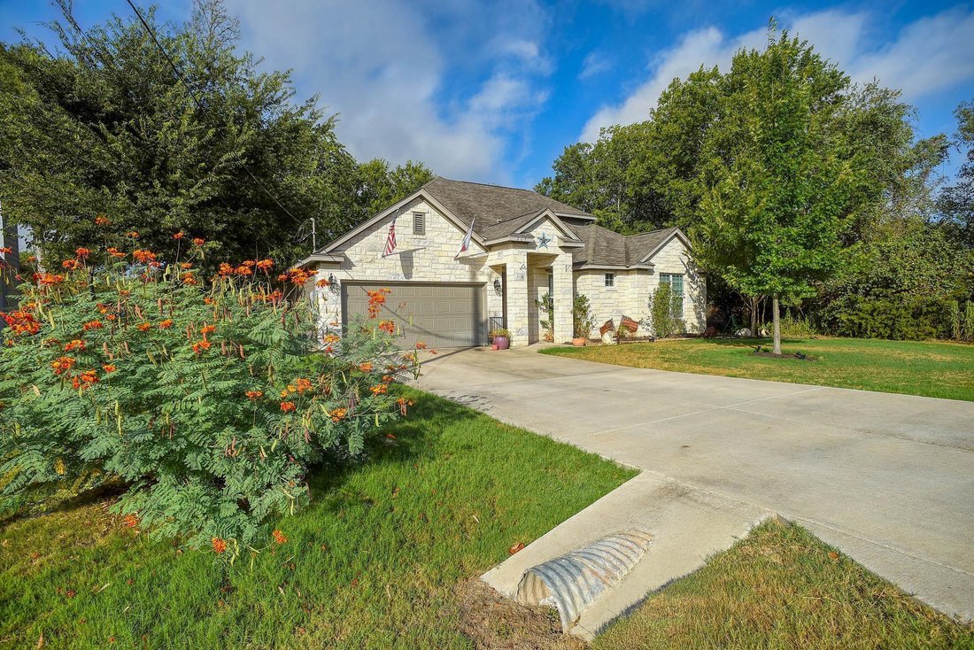 House in Bastrop, Texas, United States 1 - 18718467