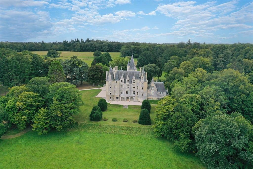 Schloss in Château-du-Loir, Montval-sur-Loir, Frankreich 1 - 11612964
