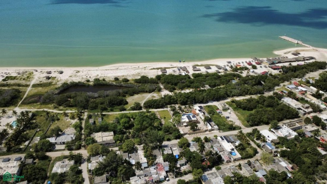 Land in Celestún, Yucatán, Mexiko 1 - 17811076