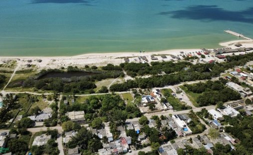 Land in Celestún, Yucatán, Mexiko 1