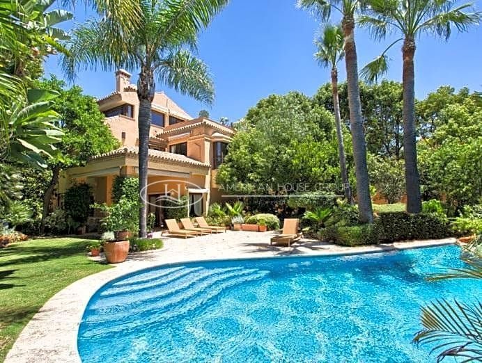 Villa in Marbella, Andalusia, Spain 1 - 11737174