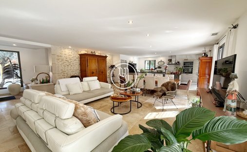 Villa in Saint-Rémy-de-Provence, Provence-Alpes-Côte d'Azur, France 1