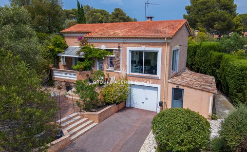 Villa à Les Plaines-Les Tasses, Saint-Raphaël, France 1