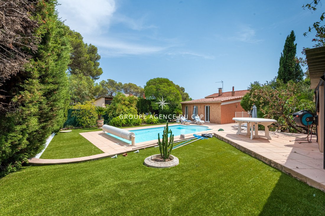 Villa en Les Plaines-Les Tasses, Saint-Raphaël, Francia 3 - 18719907