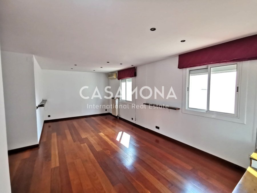Apartment in Ciutat Vella, Barcelona, Spain 5 - 18716745