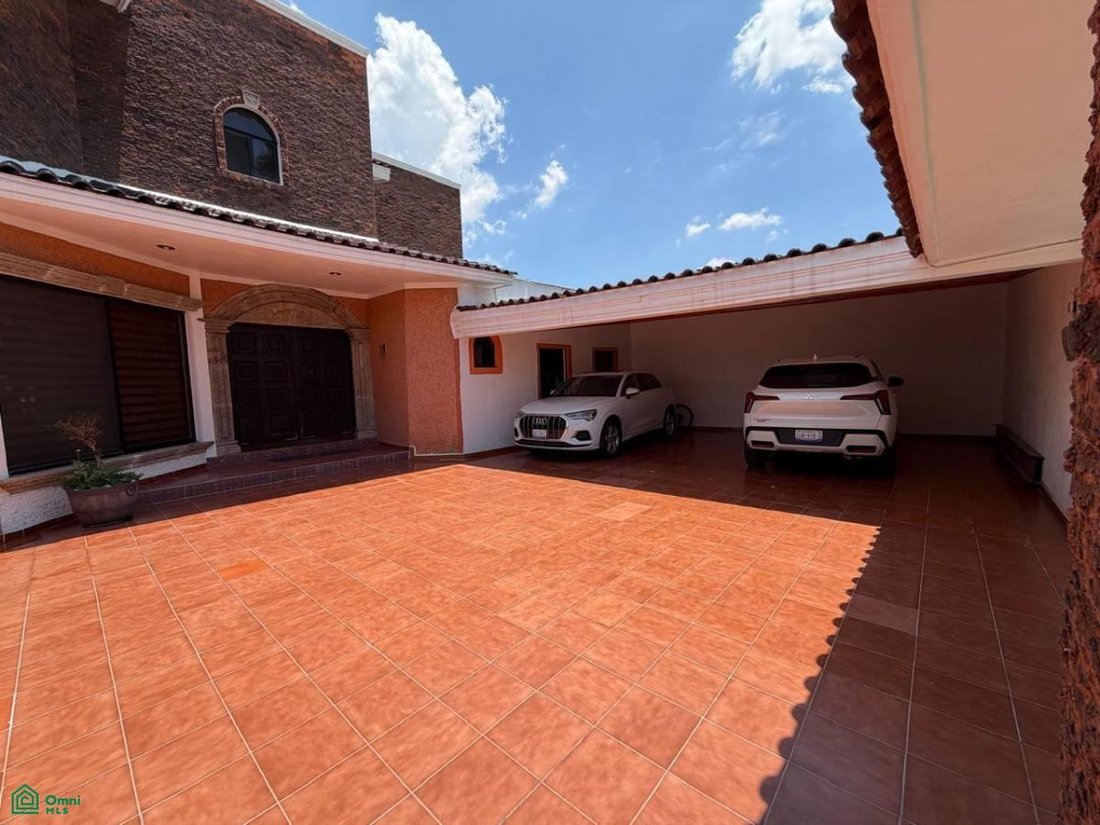 Casa en El Molino Residencial, Guanajuato, México 2 - 18670693