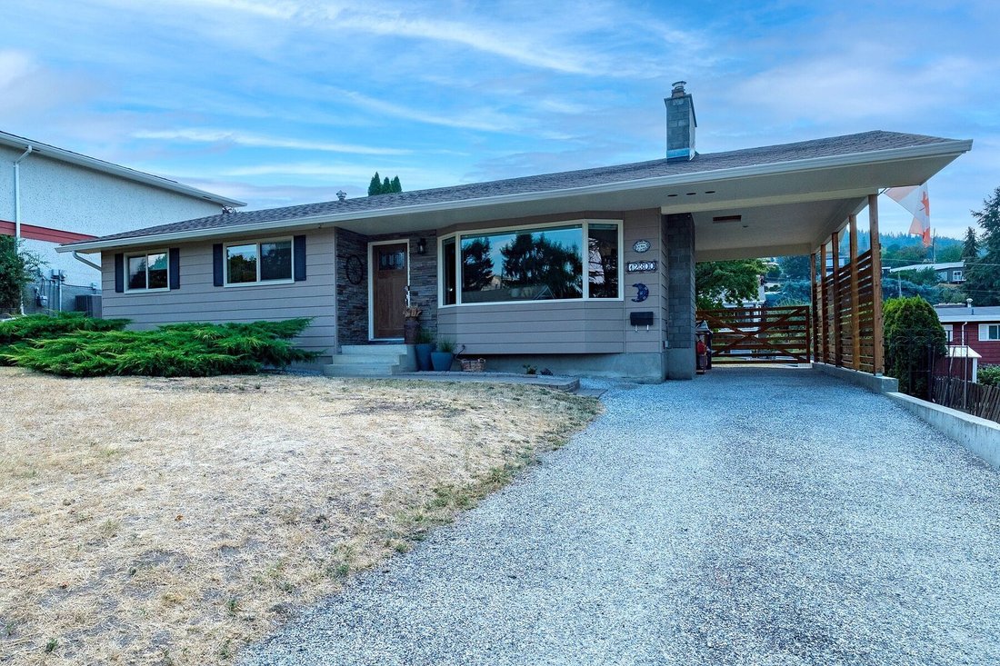 House in Coldstream, British Columbia, Canada 2 - 18717744