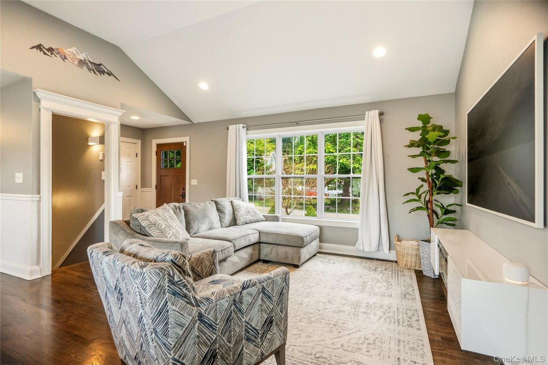 House in Lake Ronkonkoma, New York, United States 5 - 18719605