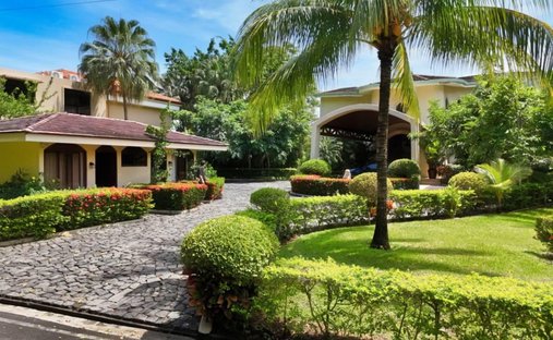 House in Playa Herradura, Puntarenas Province, Costa Rica 1