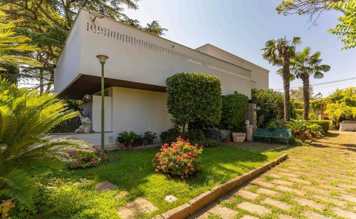 Villa à Carbonara, Bari, Italie 1