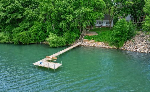 House in Spirit Lake, Iowa, United States 1