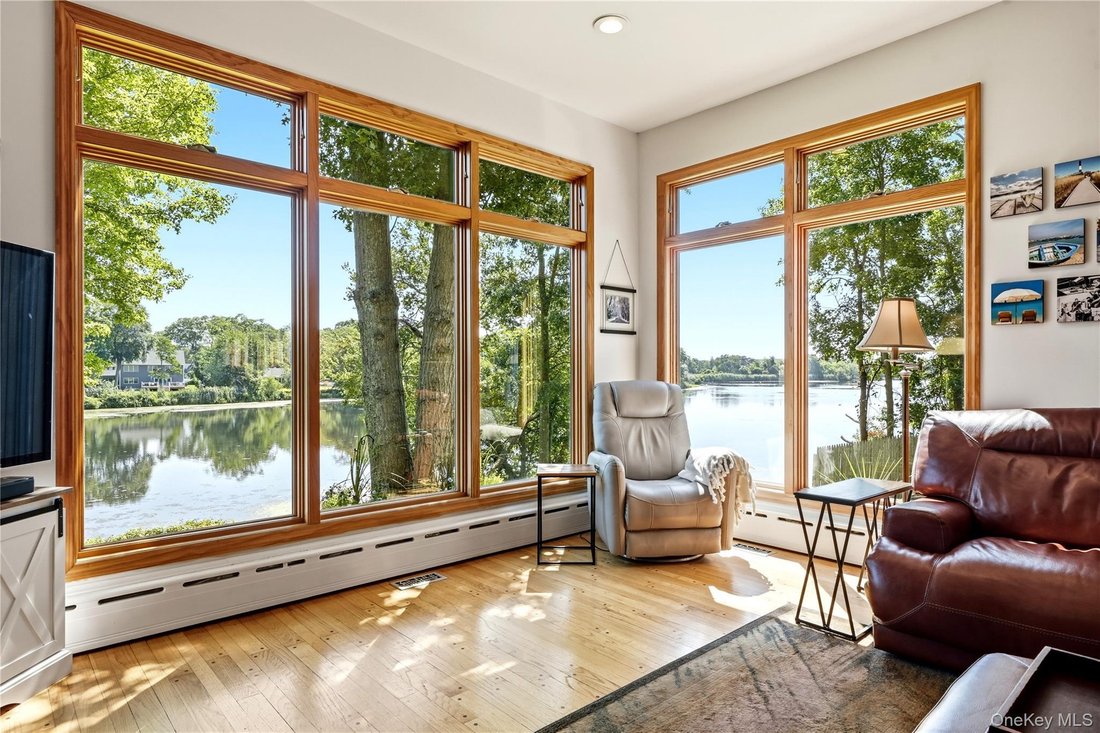 Casa a East Patchogue, New York, Stati Uniti 2 - 18717978
