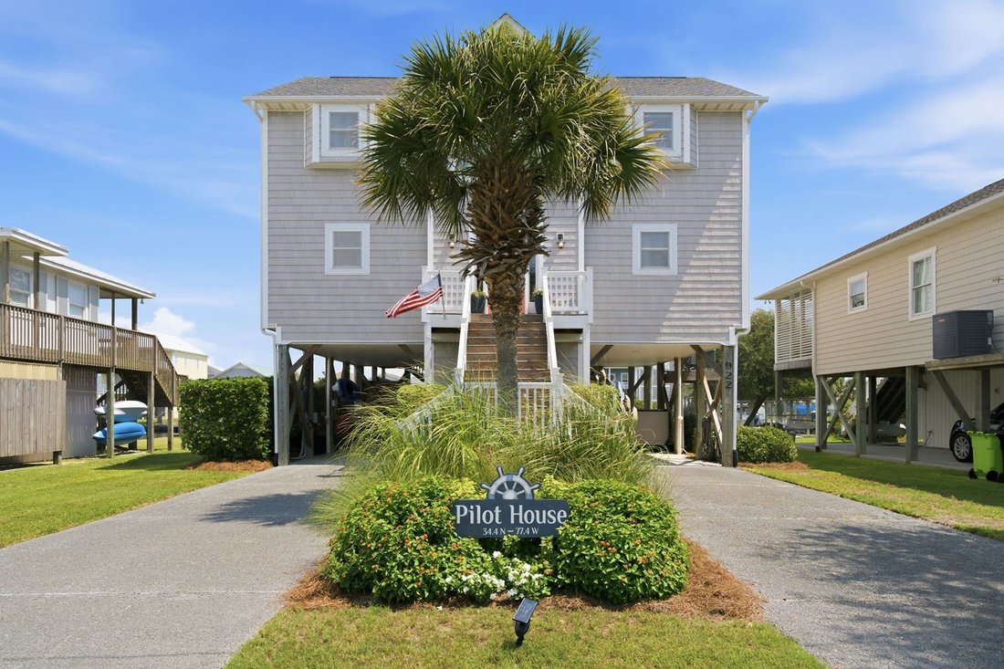 Casa en Topsail Beach, Carolina del Norte, Estados Unidos 1 - 18716418