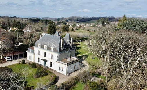 Castello a Pineuilh, Nuova Aquitania, Francia 1