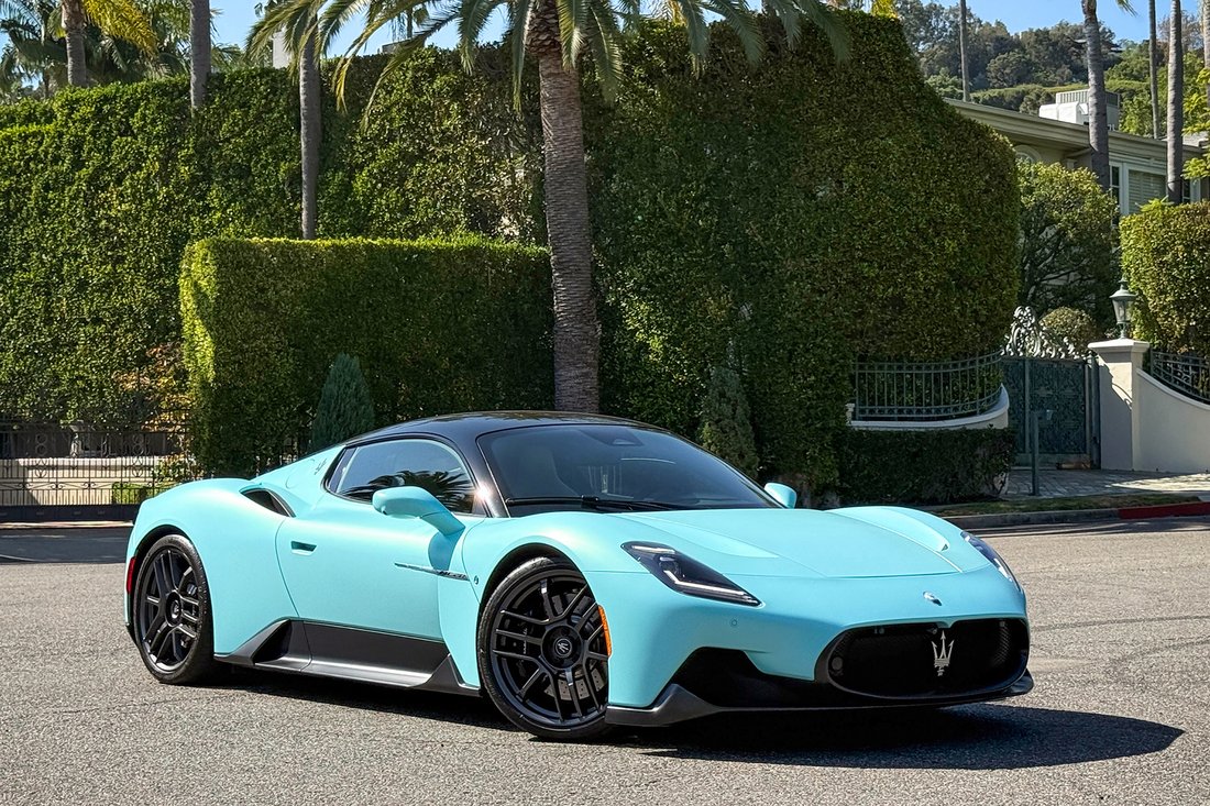 Coupe in West Hollywood, CA, United States 4 - 18717037
