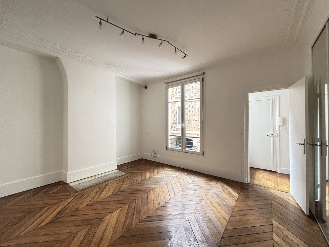 Apartment in Saint Philippe du Roule, Paris 8e Arrondissement, Paris 3 - 18717401