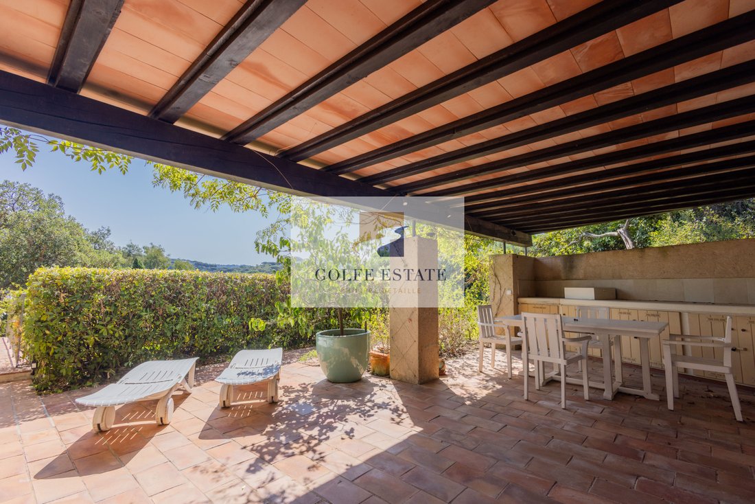 Villa in La Croix-Valmer, Provence-Alpes-Côte d'Azur, France 4 - 18717394