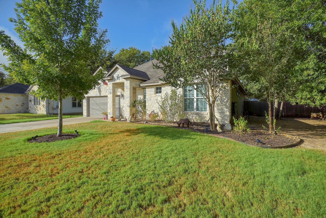 House in Bastrop, Texas, United States 4 - 18718467