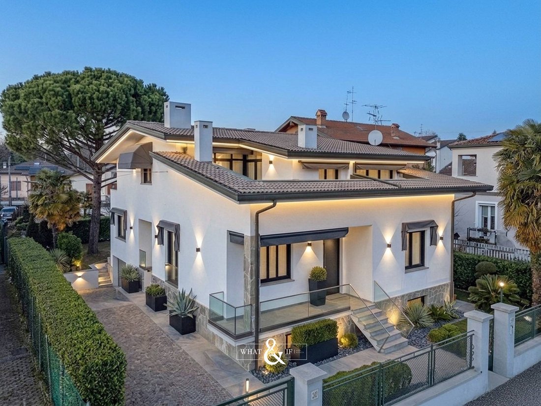 Villa in Arcore, Lombardy, Italy 1 - 17065881